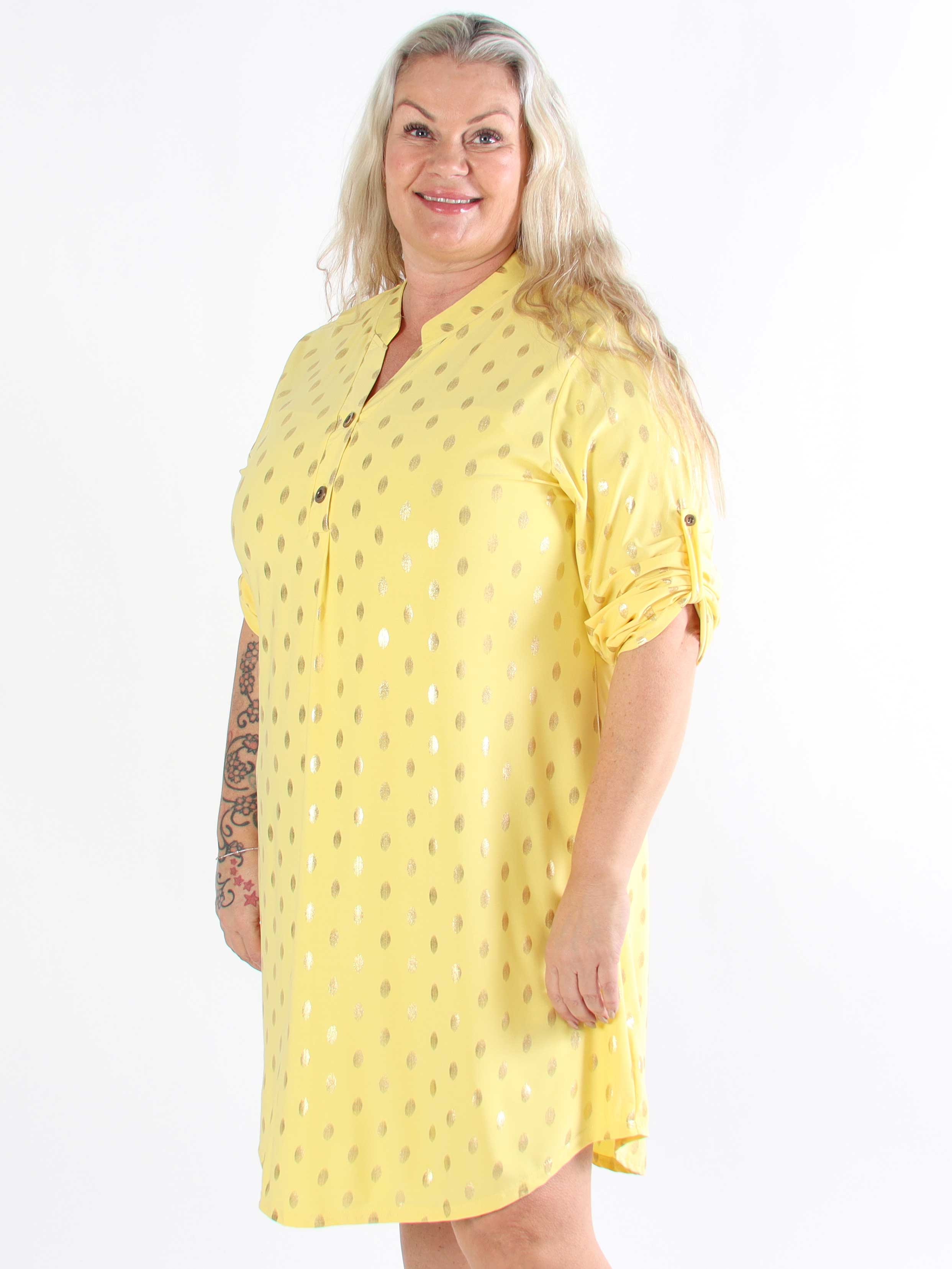 Ebba Gold Long - Elastisk plus size kjole med guld prikker